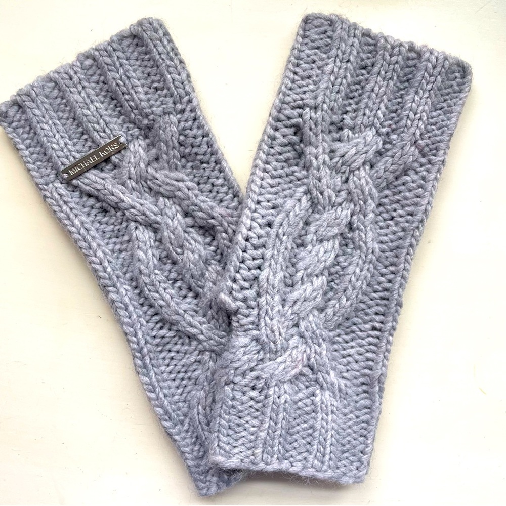 Women’s Michael Kors Fingerless Cable Knit Handwarmer Mittens - Light Grey